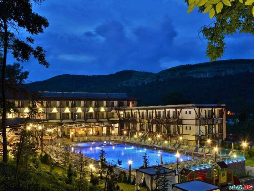 Лятна почивка сред природата с басейн, полупансион през седмицата в Park hotel Asenevtsi, Велико Търново Лятна почивка сред природата с басейн, полупансион през седмицата в Park hotel Asenevtsi, Велико Търново