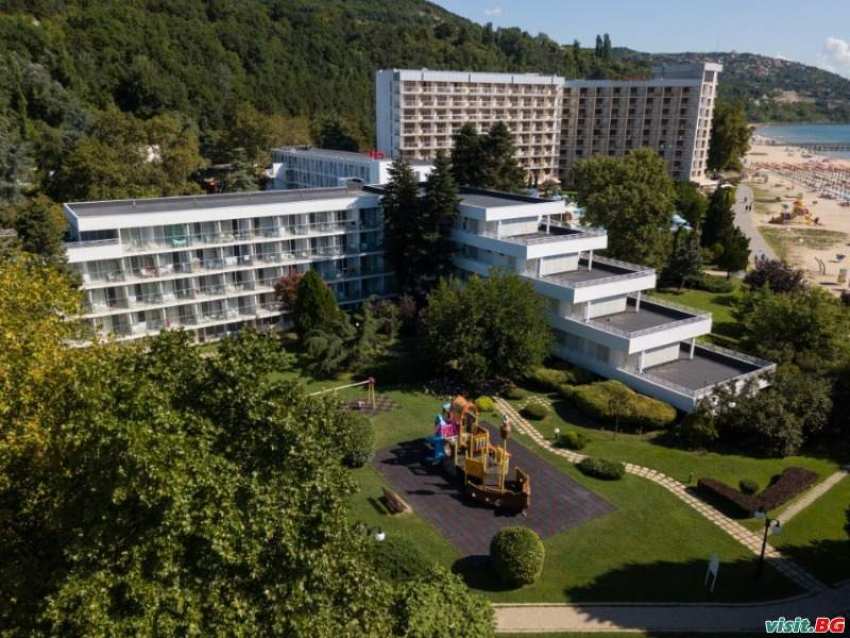 Първа линия в Албена All Inclusive до 01.07 с безплатен плаж в хотел Калиакра Маре Първа линия в Албена All Inclusive до 01.07 с безплатен плаж в хотел Калиакра Маре