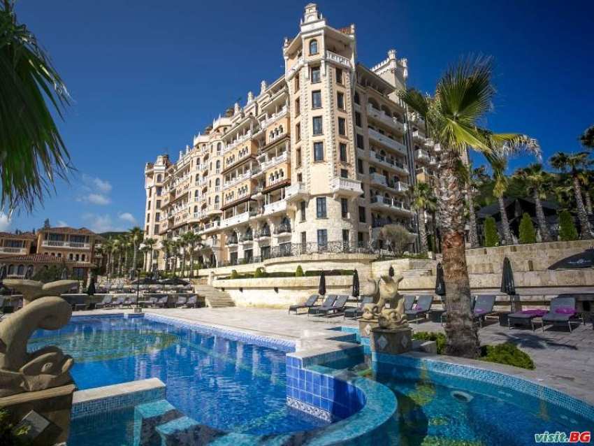 Почивка лято 2025 All Inclusive до 03.07 и след 31.08 в Хотел Роял Касъл, Елените Почивка лято 2025 All Inclusive до 03.07 и след 31.08 в Хотел Роял Касъл, Елените