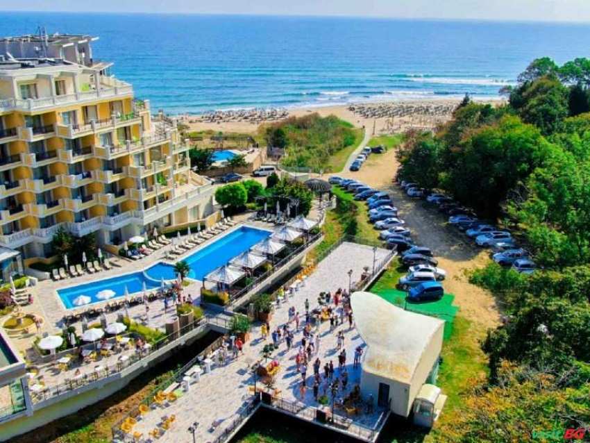 Лято 2025 на Първа линия в Обзор, All Inclusive с плаж до 19.06 в Хотел Марина Сандс