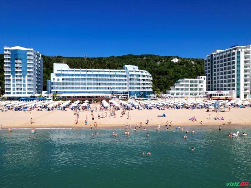 All Inclusive до 19.07 и след 08.08 на първа линия в Зл. Пясъци с безплатен плаж от хотел Берлин Голдън Бийч All Inclusive до 19.07 и след 08.08 на първа линия в Зл. Пясъци с безплатен плаж от хотел Берлин Голдън Бийч