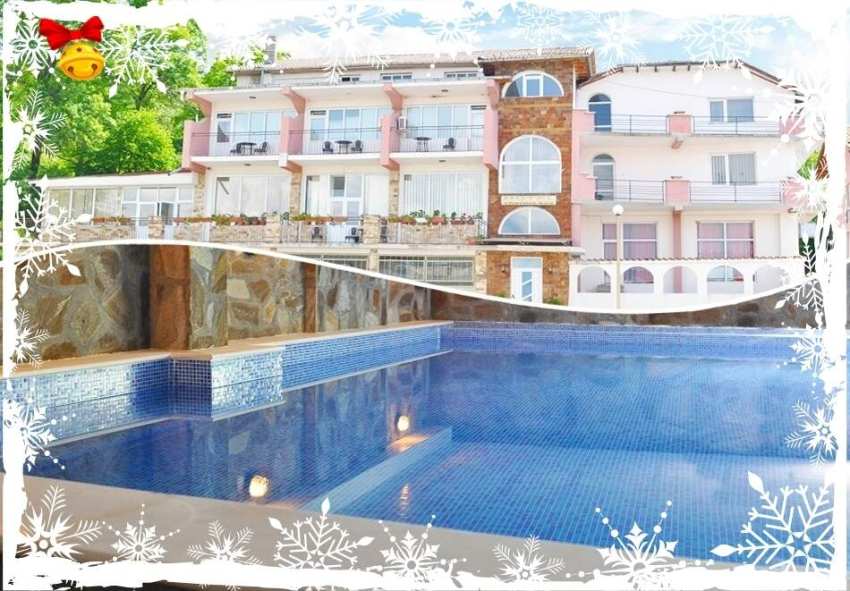  Коледа в Огняново на цени от 60 лв./ 30.68 EUR на човек! Изберете нощувка със закуска или нощувка със закуска и вечеря + минерален басейн в комплекс Черния кос 