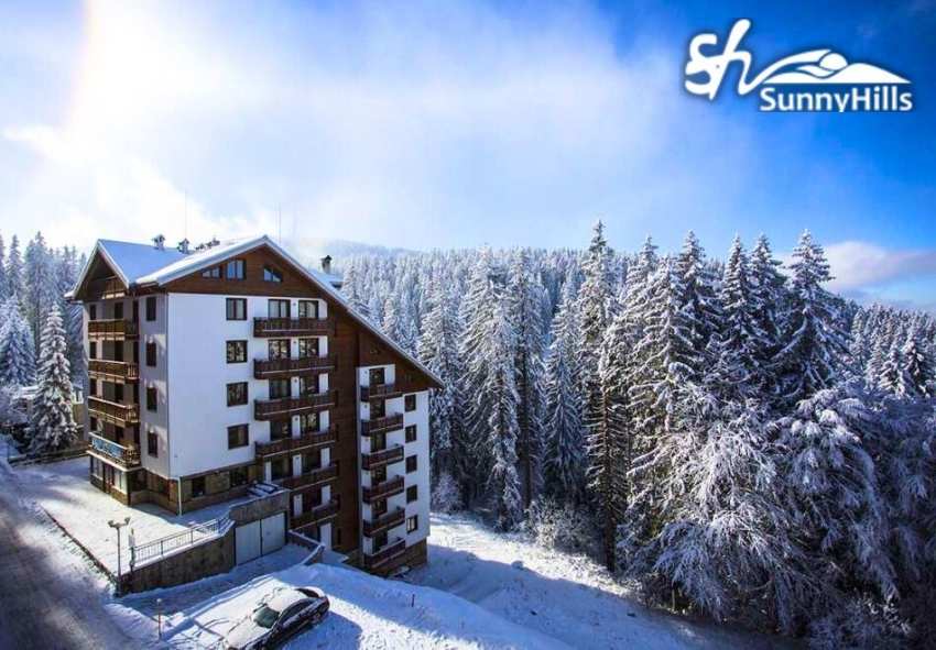 На ски в Пампорово! Нощувка на човек със закуска или закуска и вечеря в хотел Съни Хилс На ски в Пампорово! Нощувка на човек със закуска или закуска и вечеря в хотел Съни Хилс