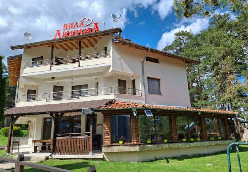 Нощувка за двама, четирима или наем на цяла вила с капацитет 16 човека + басейн, джакузи и механа във вила Любима, Цигов чарк Нощувка за двама, четирима или наем на цяла вила с капацитет 16 човека + басейн, джакузи и механа във вила Любима, Цигов чарк