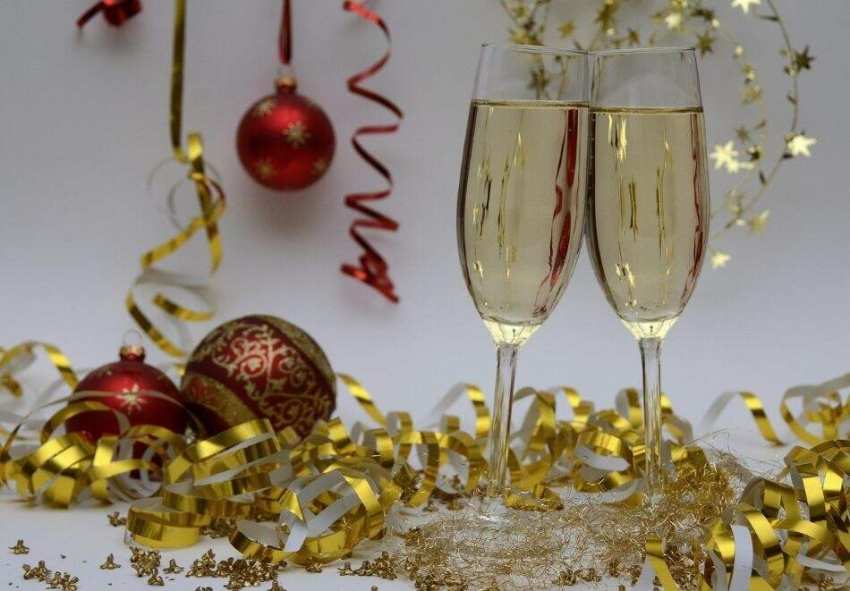  Новогодишен купон в Пирот, Сърбия! Автобусен транспорт от София + Празнична вечеря в ресторант с жива музика и неограничено количество напитки! 