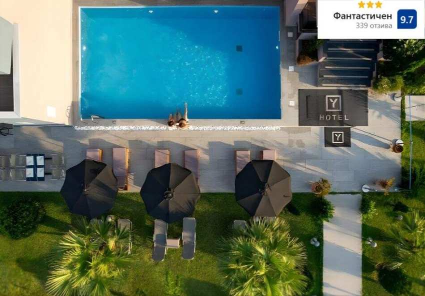 Ранни записвания на 250м. от плажа в Паралия Катерини! Нощувка на човек със закуска и вечеря + басейн в хотел Yakinthos, Гърция Ранни записвания на 250м. от плажа в Паралия Катерини! Нощувка на човек със закуска и вечеря + басейн в хотел Yakinthos, Гърция